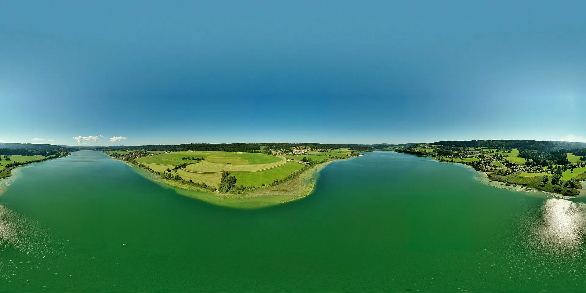 Le lac de Saint-Point, dans le Doubs