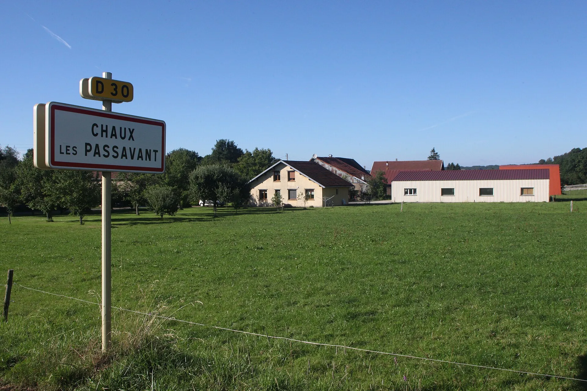 Entrée du village de Chaux-lès-Passavant, dans le Doubs