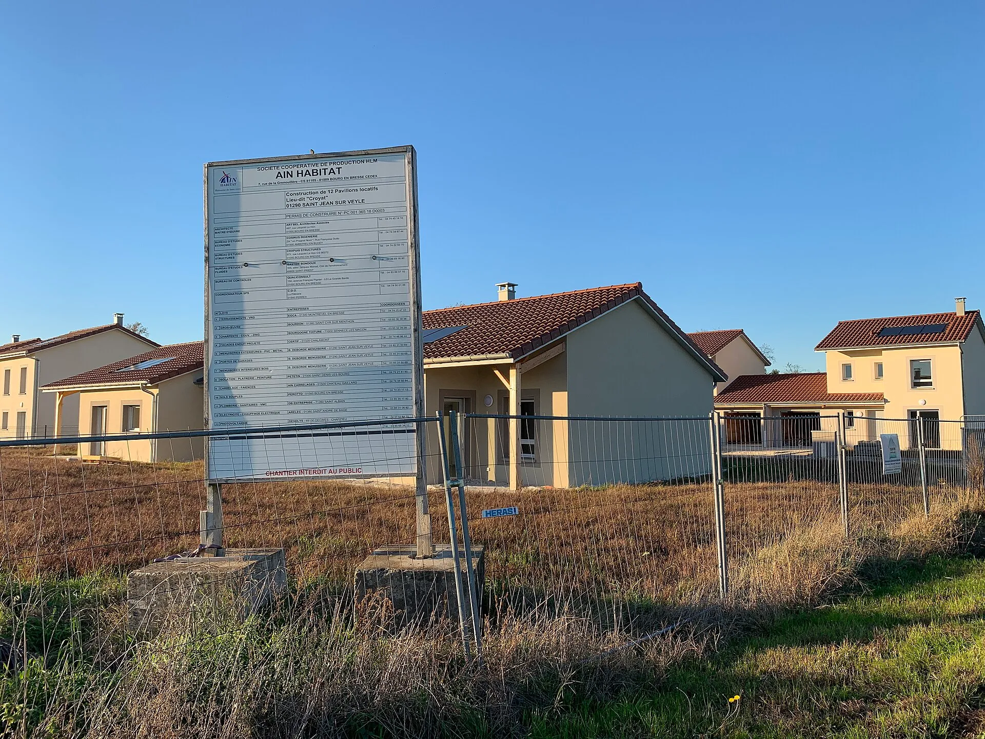 Un chantier de construction de pavillons locatifs en France