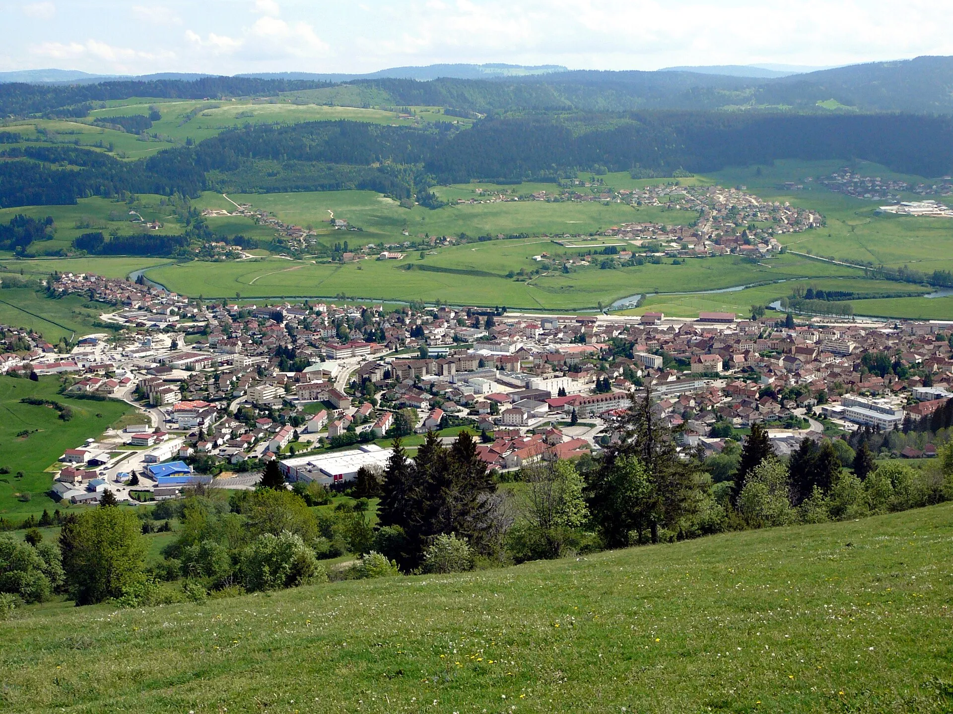 Morteau, dans le val de Morteau, à quelques kilomètres des Fins où se trouve la fruitière des Suchaux
