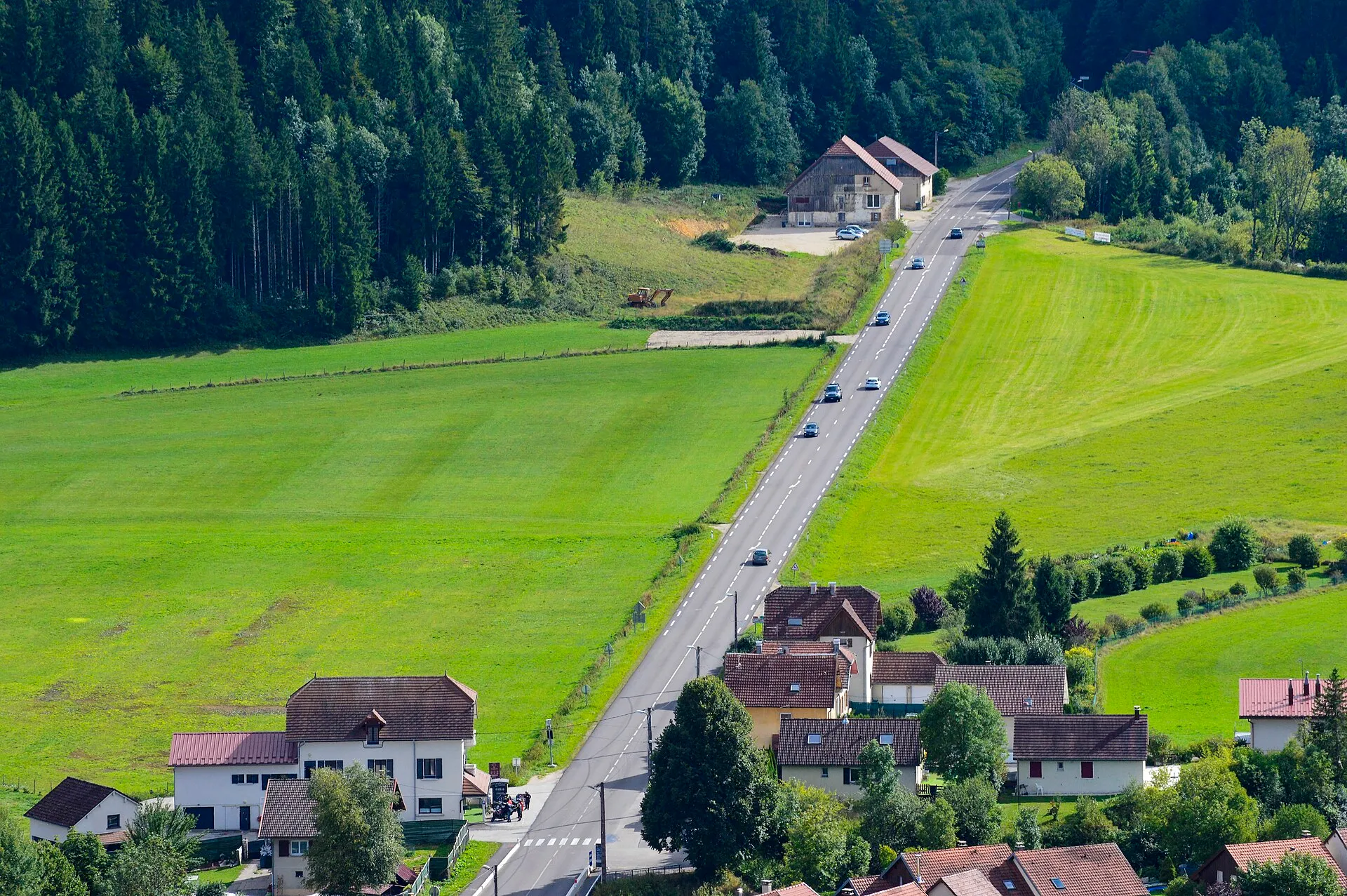 La route nationale 57 dans le Doubs, près de la Cluse-et-Mijoux