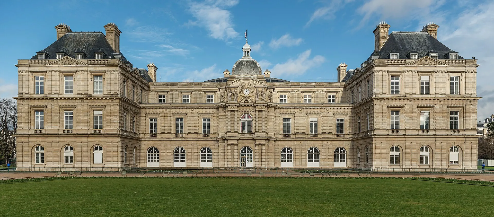 Le Palais du Luxembourg à Paris, siège du Sénat français